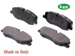 ランドローバー ディスカバリー3 HSE フロントブレーキパッド    LA40A/LA44/LM44/LS44/LA40